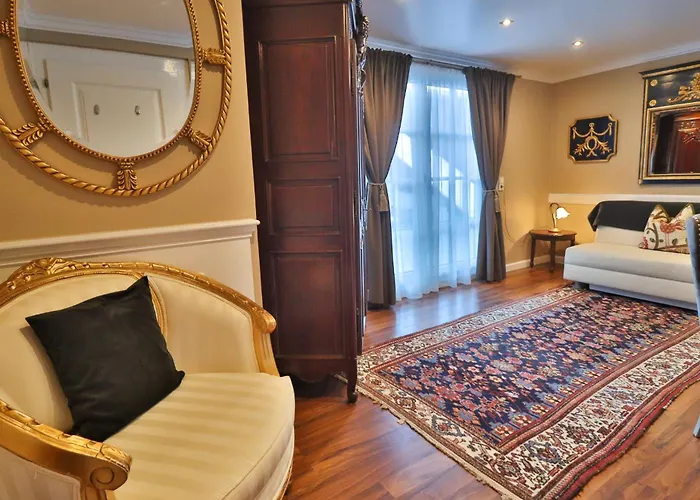 Schneider Hof Boutique 호텔 장크트안톤암아를베르크