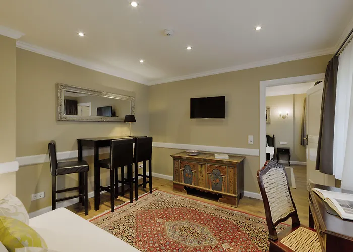 Schneider Hof Boutique 호텔 장크트안톤암아를베르크